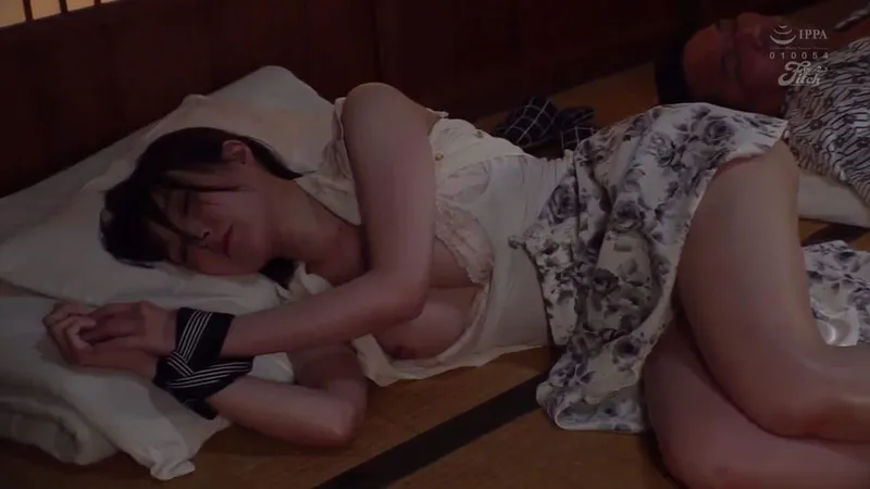 Xin chồng yêu đi công việc với tiền bối, nữ nhân viên rơi vào kế hoạch của ông cấp trên biến thái