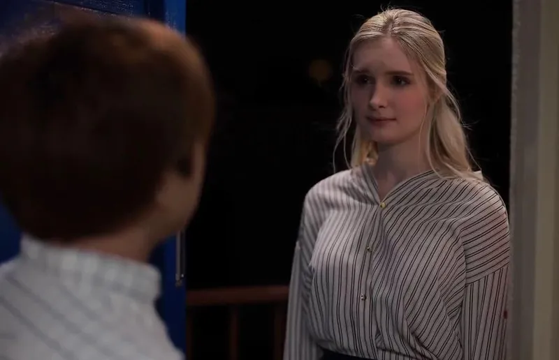 Cô đơn nơi xứ lạ với người chồng già, bà xã tây được anh hàng xóm an ủi