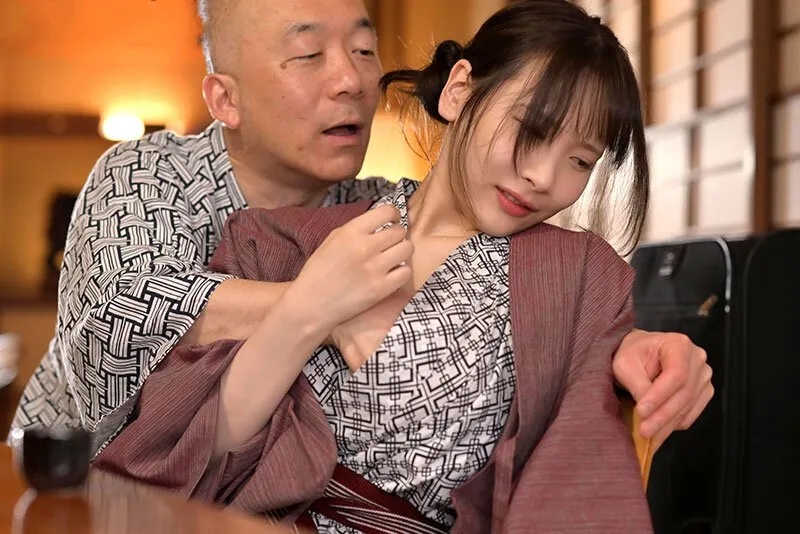 Thật tồi tệ khi phải đi công tác với gã tiền bối đê tiện mà tôi ghét