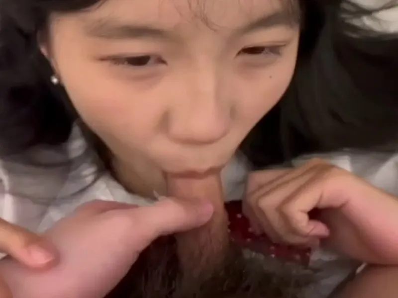 Em loli dễ thương liếm buồi biến em thành con đào dâm dục p2
